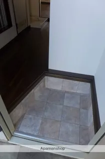 ハイタウン杉【102号室】の玄関