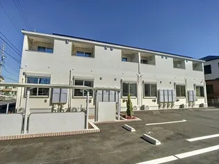 ファルファーラ【1階】の外観