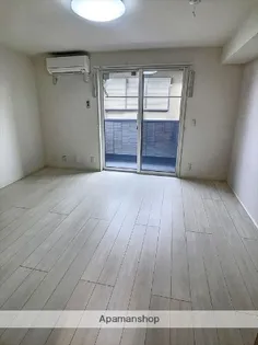 カーサ・ソルテSUZUKI【301号室】の居間