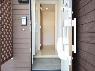 プランドール【1階】の玄関