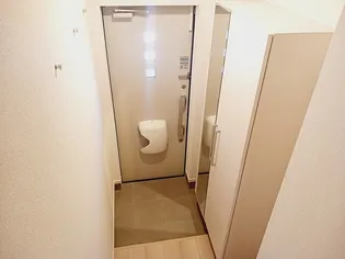 プランドール【2階】の玄関