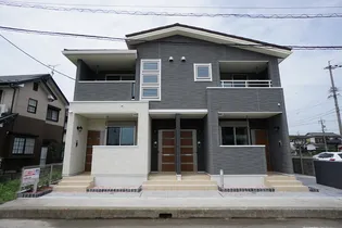 タンジー【2階】の外観