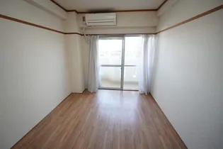 エミネンス園【303号室】の居間