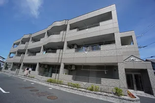 ブルーローズ【3階】の外観