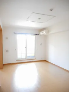 フォレスト ハウスB【2階】の居間