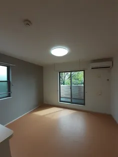 レ・セーナ【2階】の居間