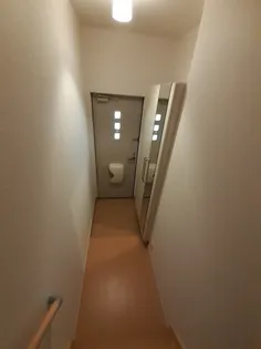 レ・セーナ【2階】の玄関