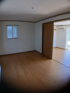 ステーシア寺津 壱番館【1階】の居間