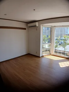 ステーシア寺津 壱番館【1階】の居間