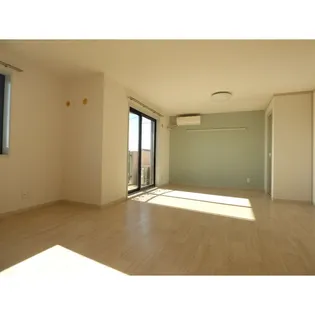 マンションCAT’S EYE II【3階】の居間