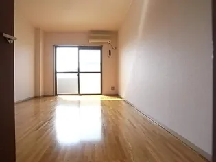 エルメゾン東海通【2階】の居間