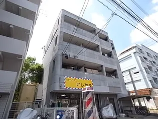 アヴィニョン【3階】の外観