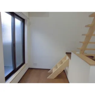 アースクエイク川間【1階】の居間