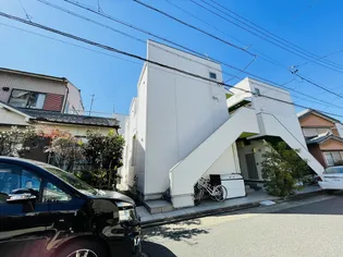 クローバー【1階】の外観