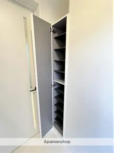 WARREN SHOUHOU1【3階】の玄関