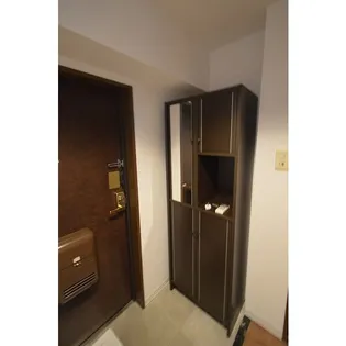 リバーサイド前田【2階】の玄関