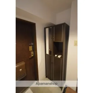 リバーサイド前田【5階】の玄関