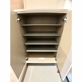 CENT FORCE YOBITSUGI 南棟【2階】の玄関