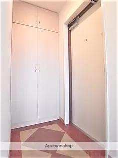 プロビデンス栄南【3階】の玄関