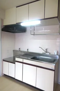 アムールハイツ【302号室】のキッチン