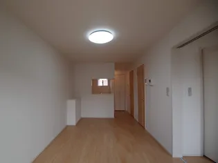 ルーラル朝倉 A【2階】の居間