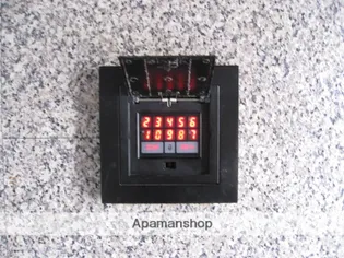 クリスタルハイツ【2階】の外観