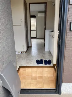 フェアリーランドA【1階】の玄関