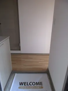 ロイヤルハイカムールST【2階】の玄関