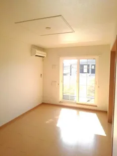 ラフィークA【2階】の居間