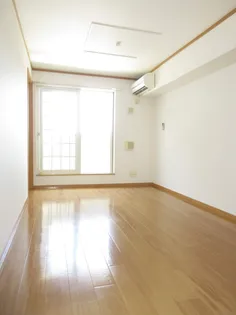 エトワール・シャン【2階】の居間