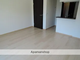 プリオール【1階】の居間