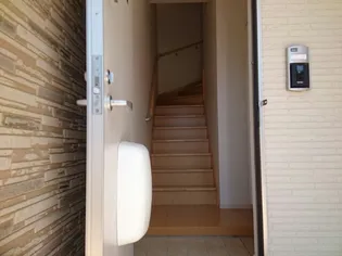 サンリット ガーデン【2階】の玄関