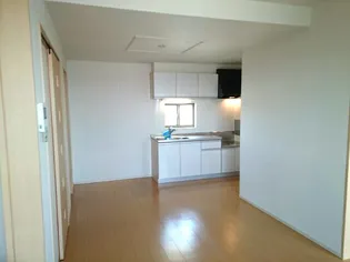 サンリット ガーデン【2階】の居間