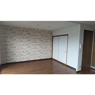 ファミーユ小杉【3階】の居間