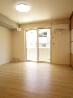 コンフィアンス【1階】の居間