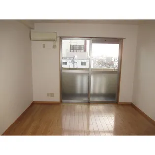 ブルーボンネット【3階】の居間