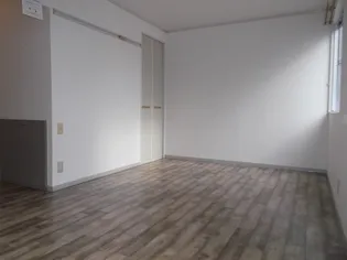 プレジール三宅 C【1階】の居間