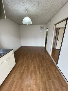 プレジール三宅 B【2階】の居間