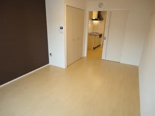 コン・エスプランサ【1階】の居間