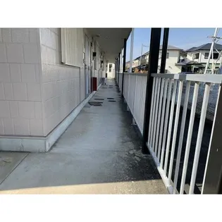 サープラス石塚B【1階】の外観