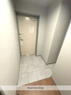 リベル元町【3階】の玄関