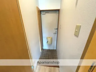 アルベールC棟【2階】の玄関