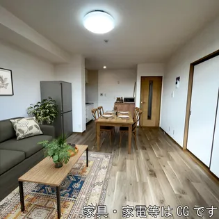 ロイヤルハイカムールST【3階】の居間