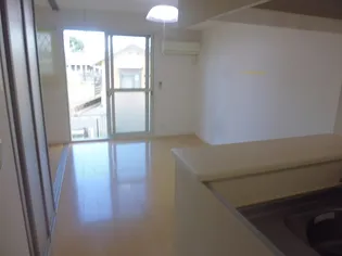 クレスト菰野【1階】の居間