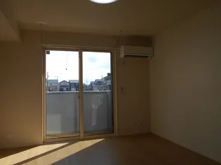 ベイフィールド【1階】の居間