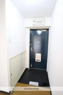 FORZA NABARI【2階】の玄関