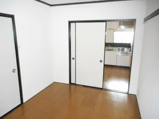 スカイハイツ【2階】の居間