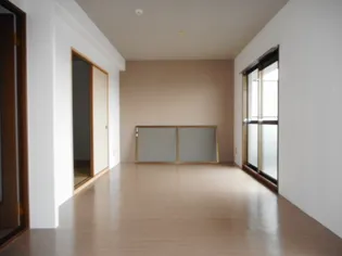 ベルウッド和泉【4階】の居間