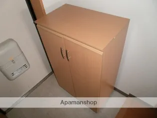 庵【3階】の玄関