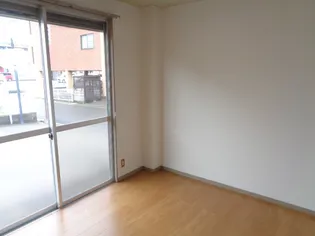 クリスタル【1階】の居間